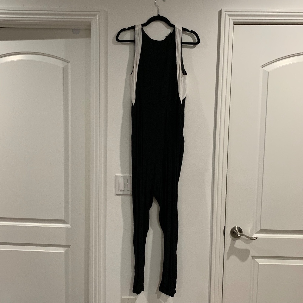 Olivaceous jumpsuit in black and white